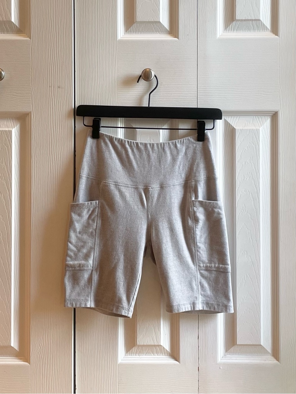 Pink Rose: Women’s Light Gray High-Waisted Bike Shorts with Side Pockets